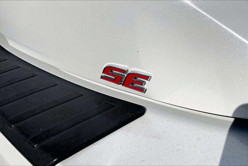 Used 2019 Toyota Corolla SE w/ Carpet Mat Package FWD image 24