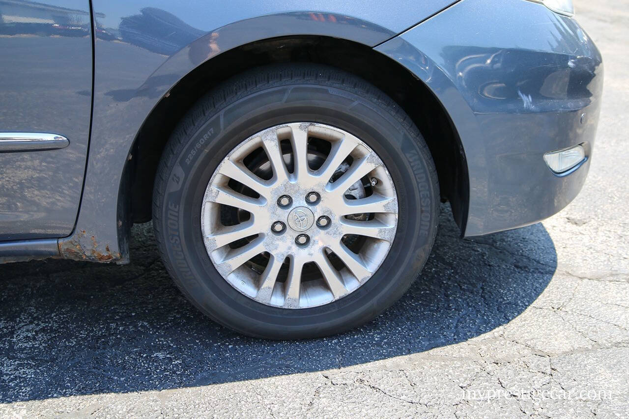 Used 2010 Toyota Sienna XLE Limited w/ XLE Limited Pkg 2 AWD/4WD image 11