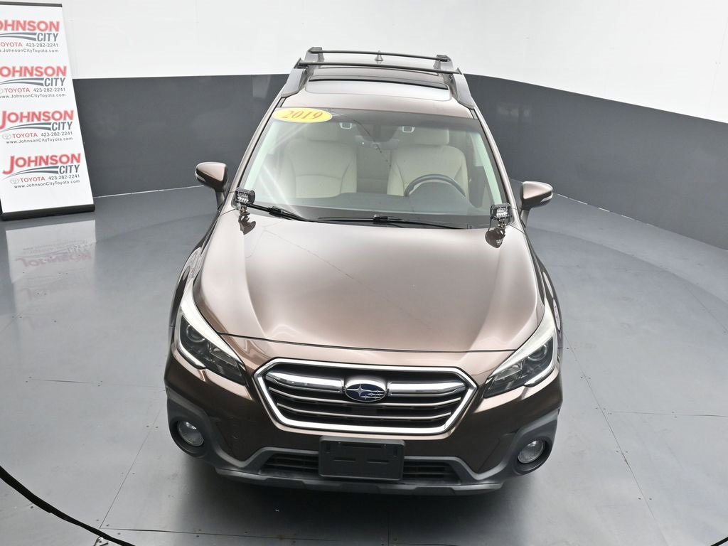 Used 2019 Subaru Outback 2.5i Premium image 11