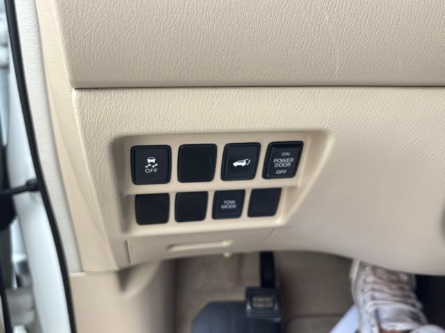 Used 2013 Nissan Pathfinder SL w/ Trailer Tow Pkg AWD/4WD image 11