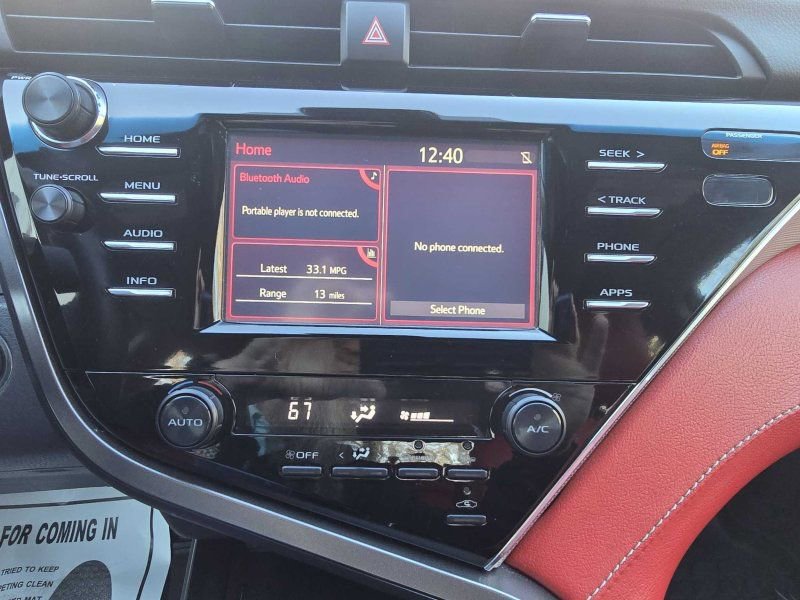 Used 2018 Toyota Camry SE image 22