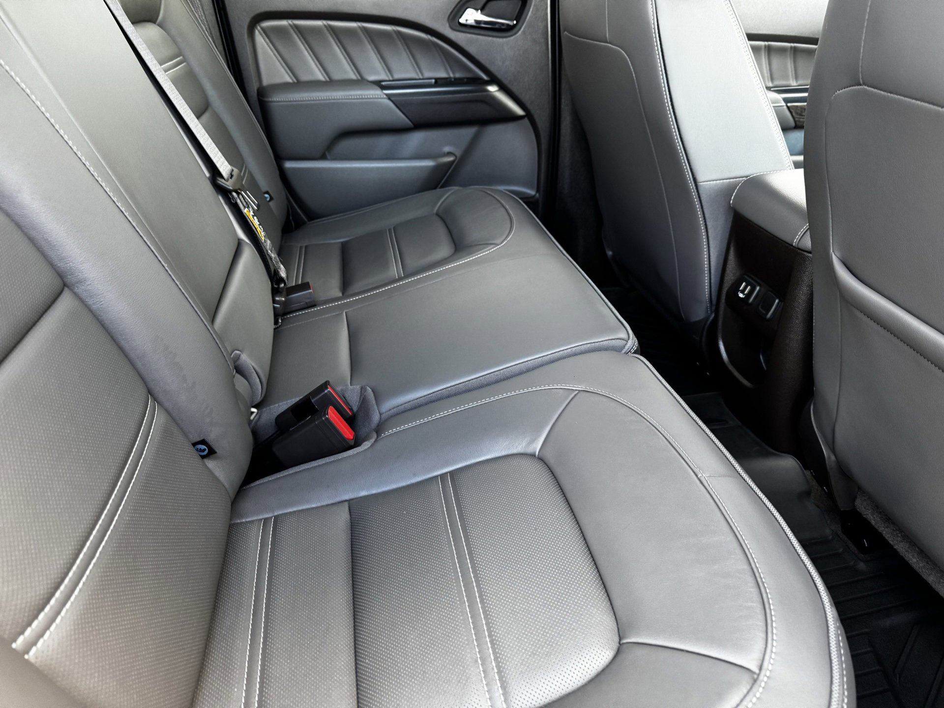 Used 2022 GMC Canyon Denali image 14