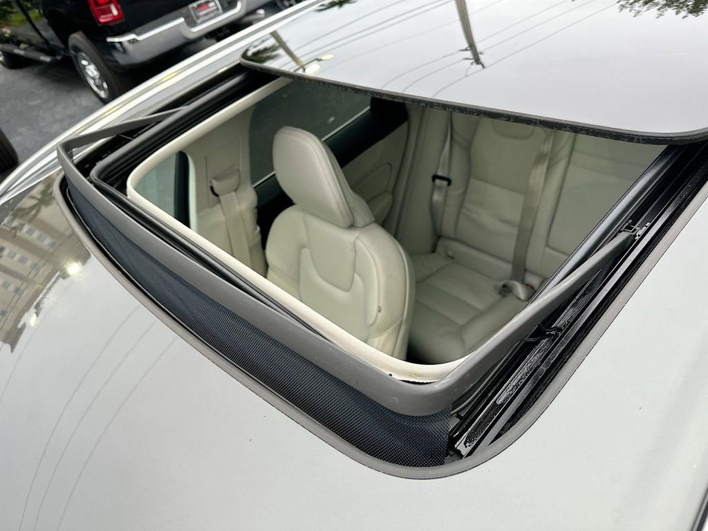 Used 2020 Volvo XC60 T5 Inscription w/ Protection Package Premier image 22