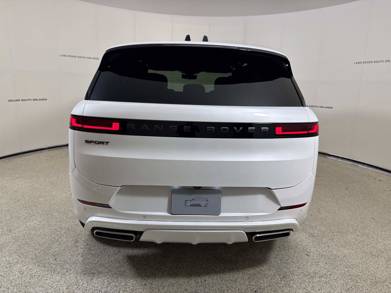 New 2026 Land Rover Range Rover Sport Dynamic SE AWD/4WD image 4