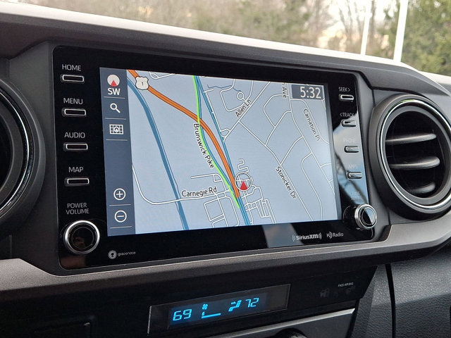 Used 2023 Toyota Tacoma TRD Off-Road w/ Advanced Technology Package image 15