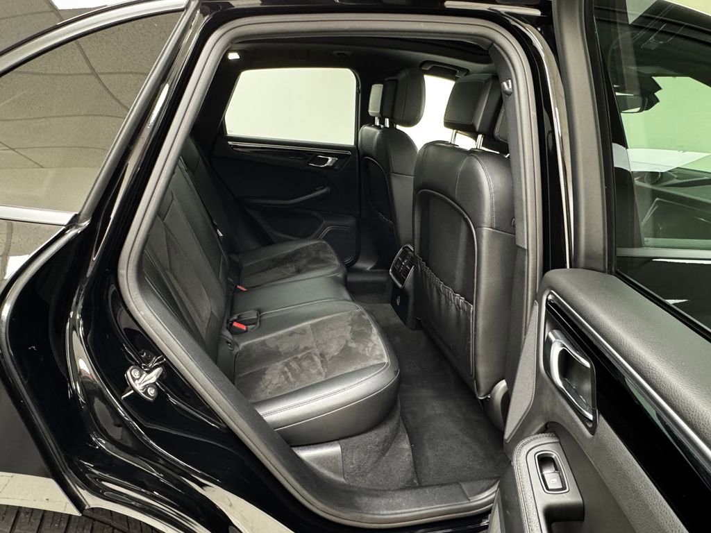 Used 2019 Porsche Macan image 16