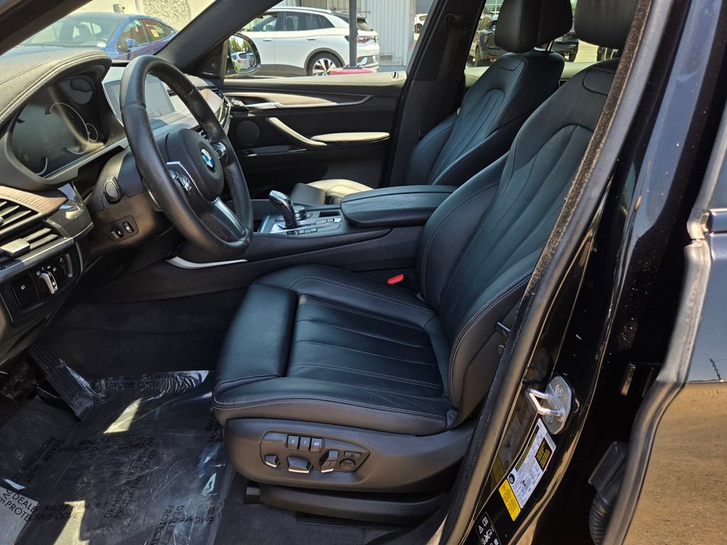 Used 2019 BMW X6 xDrive35i w/ M Sport Package AWD/4WD image 18