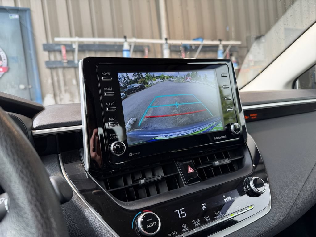 Used 2021 Toyota Corolla LE FWD image 18