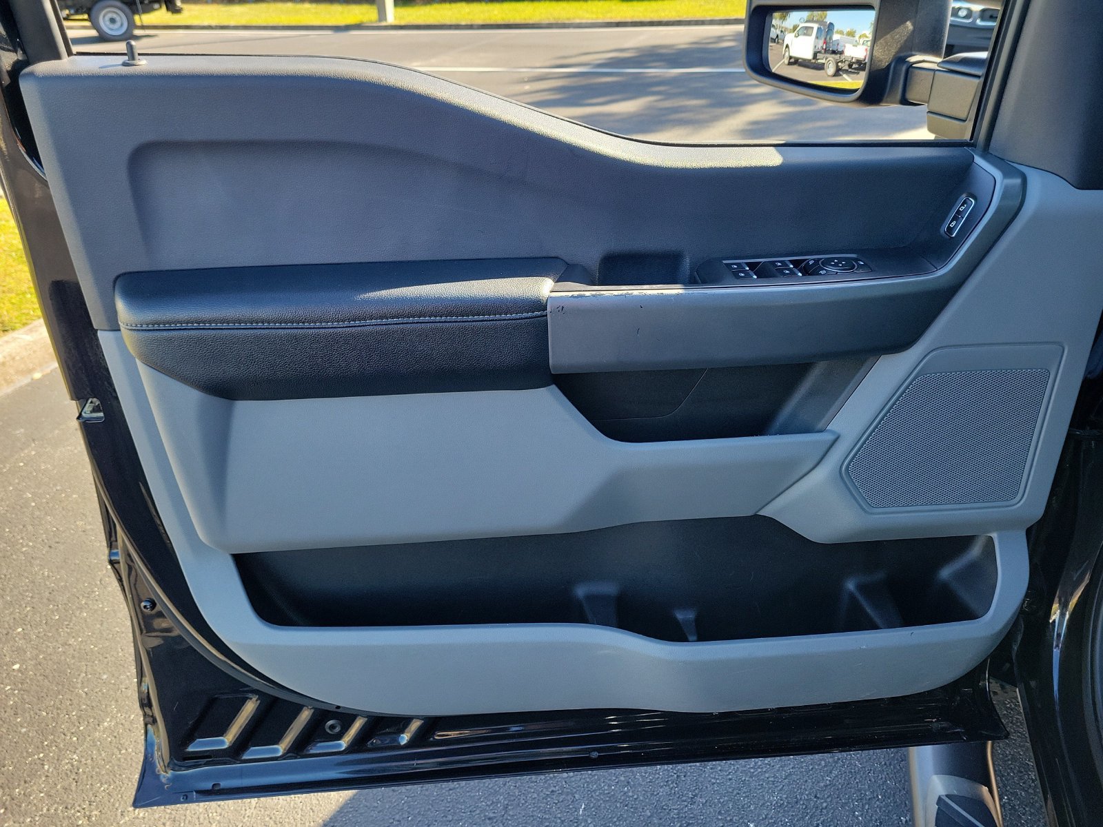 Used 2023 Ford F250 XL w/ STX Appearance Package AWD/4WD image 13