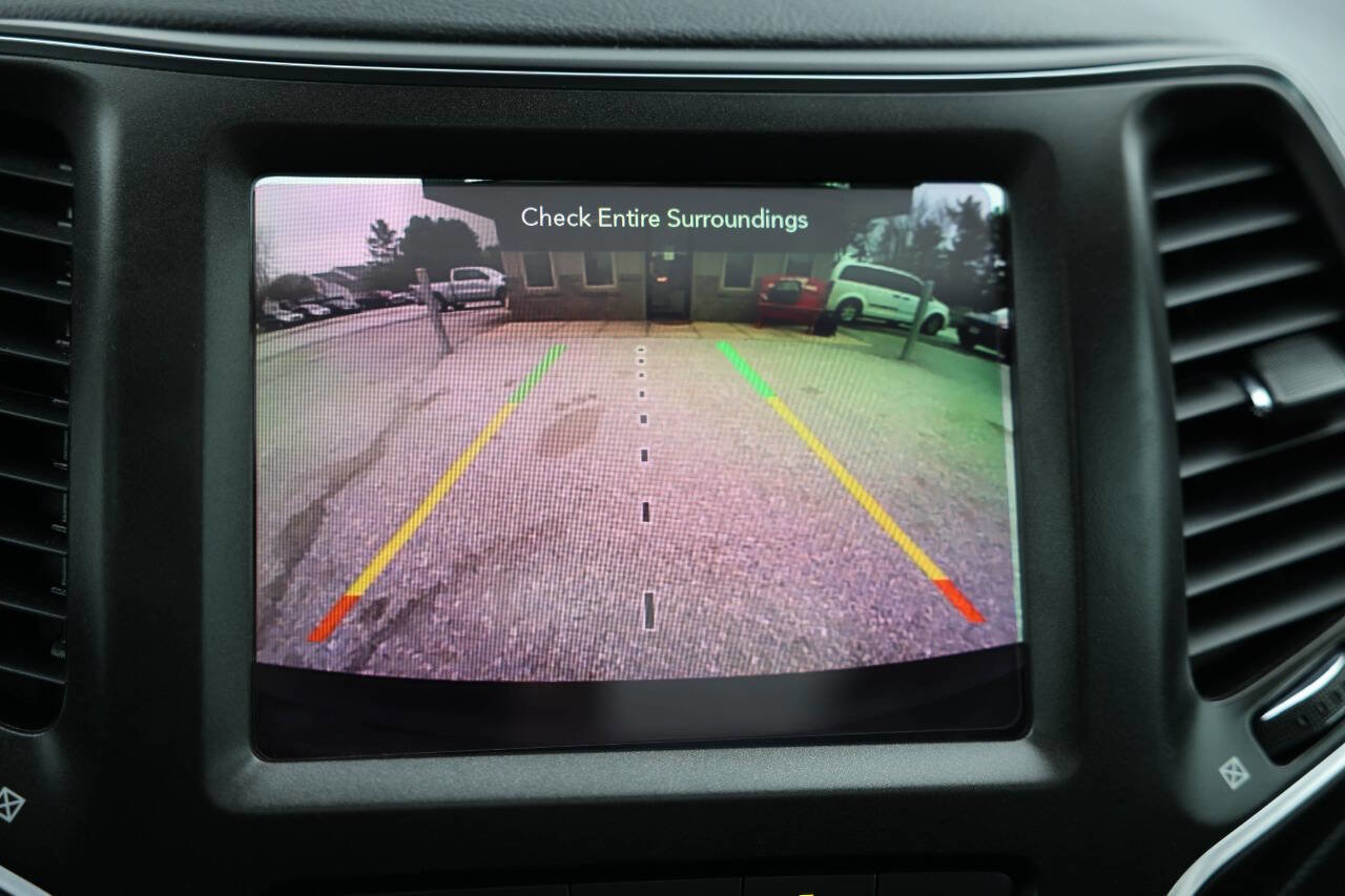 Used 2022 Jeep Cherokee Trailhawk w/ Sun, Sound & Nav Group image 29