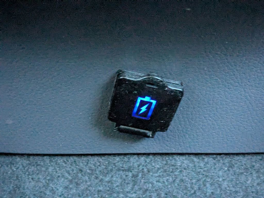 Used 2018 Toyota Camry LE image 14