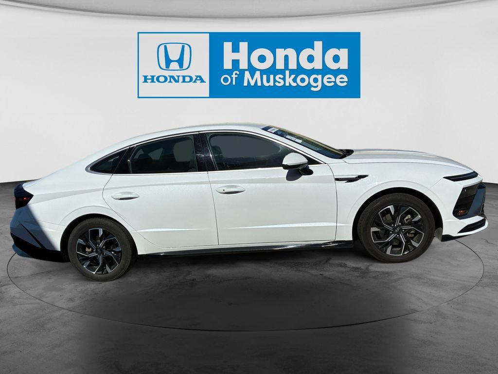 Used 2025 Hyundai Sonata SEL FWD image 4