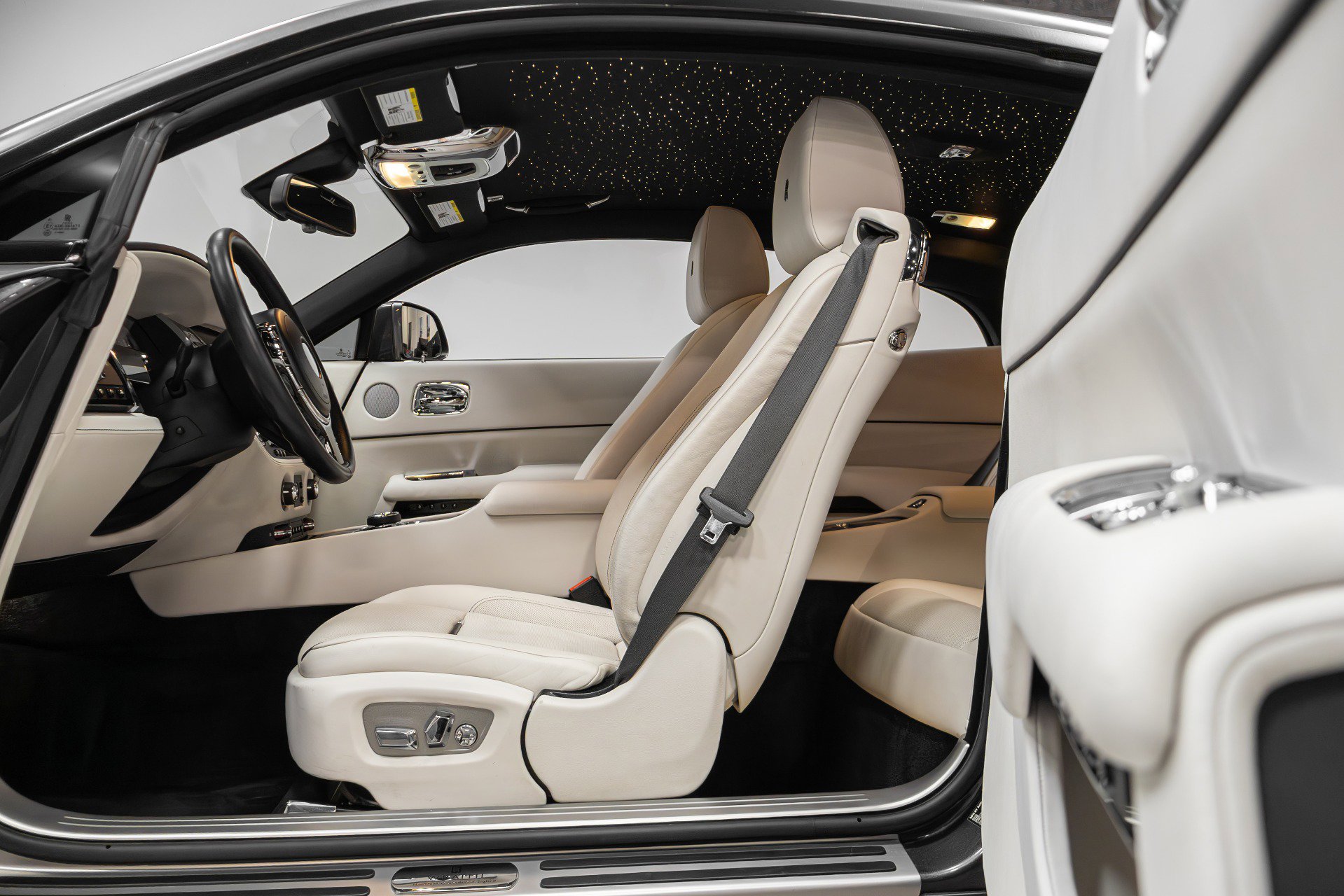 Used 2016 Rolls-Royce Wraith image 7