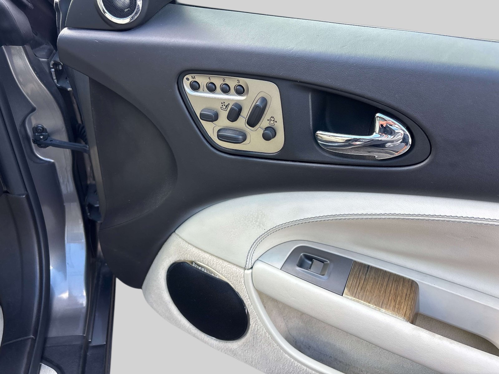 Used 2009 Jaguar XKR R RWD image 13