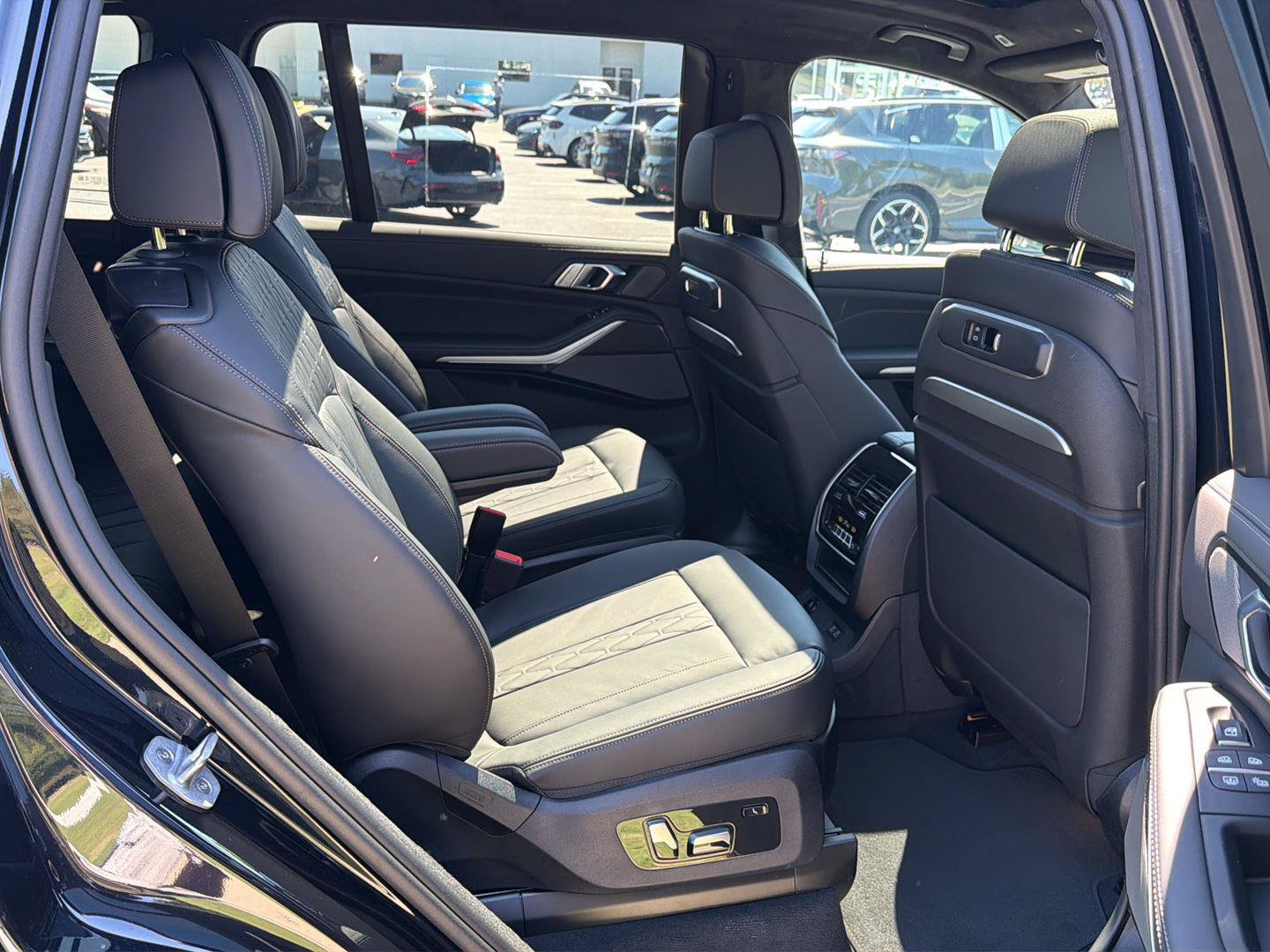 New 2027 BMW X7 M60i AWD/4WD image 14