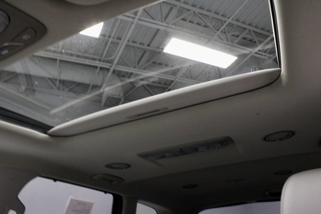 Used 2024 Kia Telluride EX w/ EX Captain's Chair Package FWD image 34