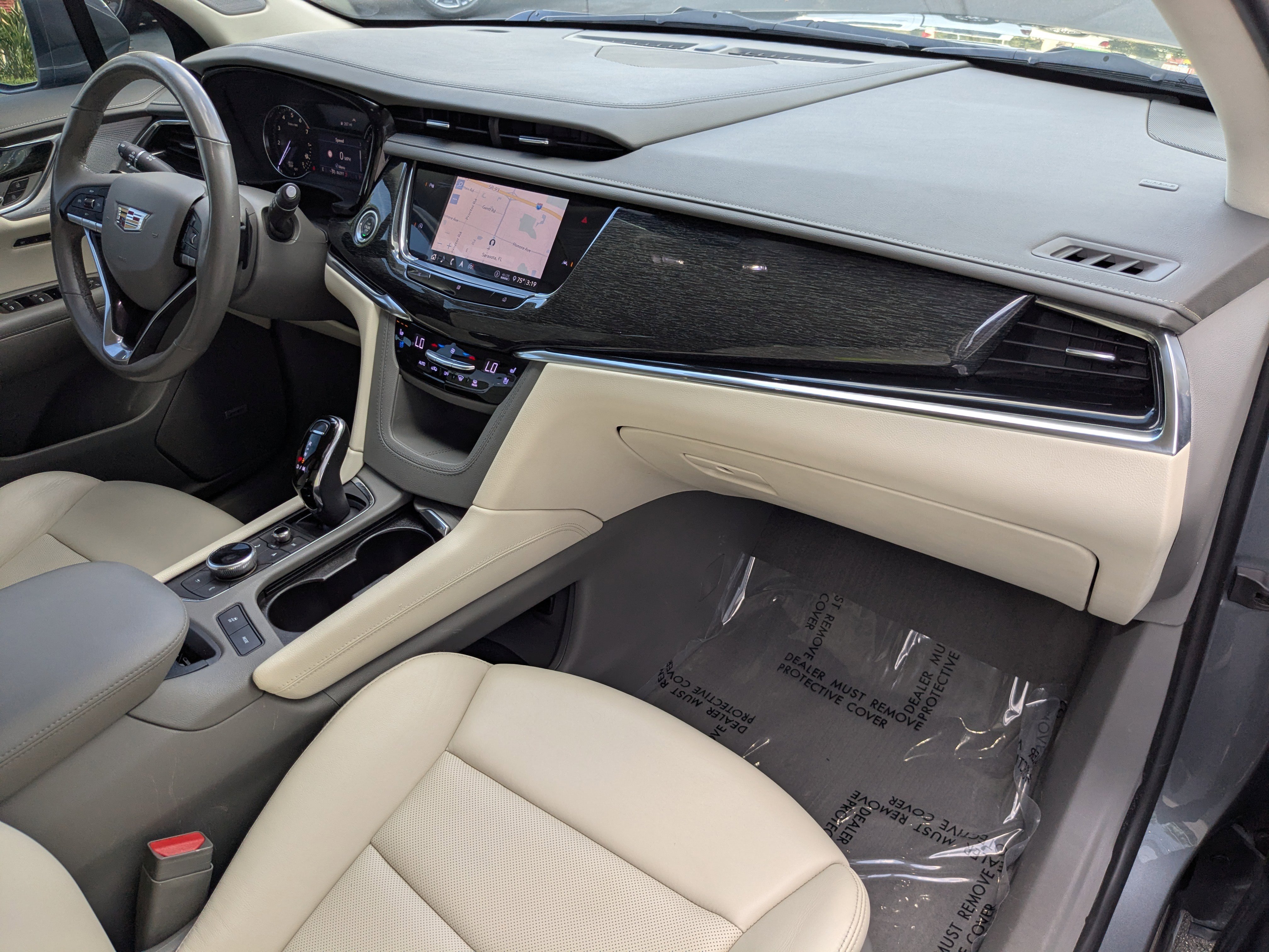 Used 2020 Cadillac XT6 Premium Luxury image 11