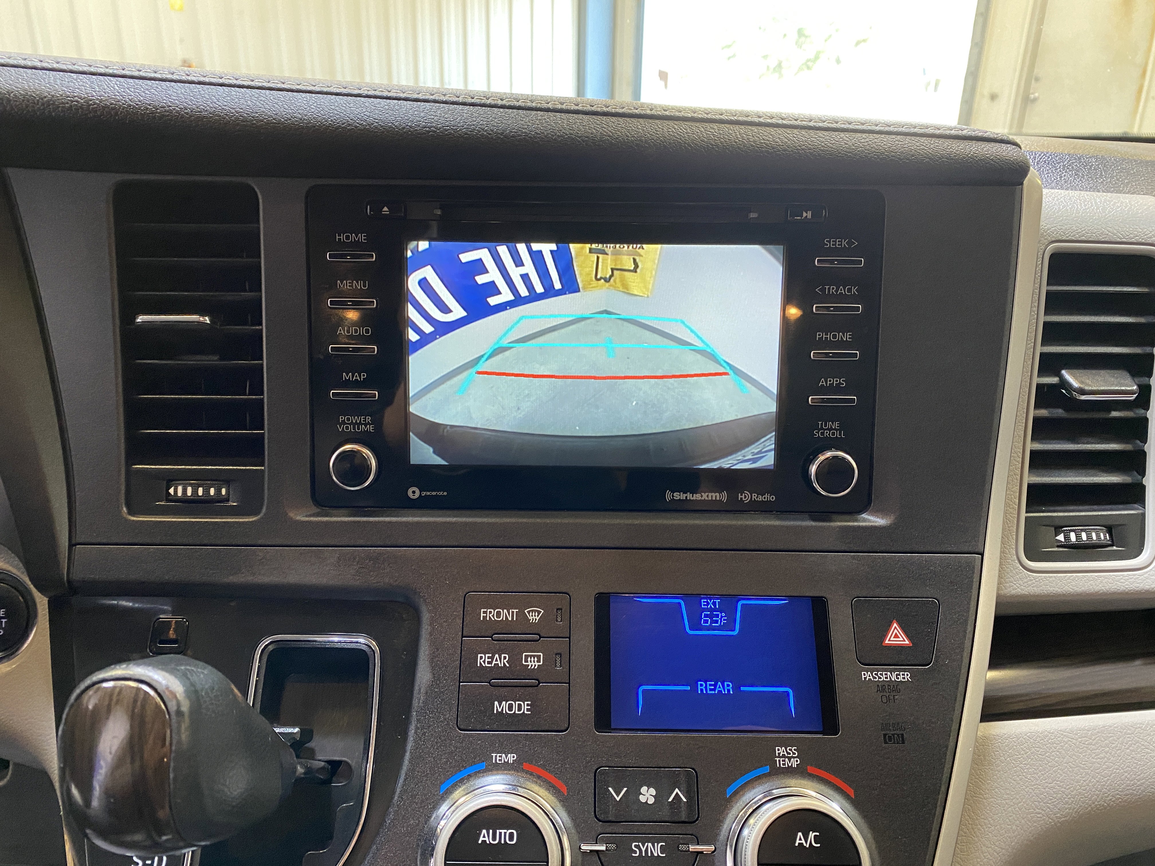 Used 2020 Toyota Sienna XLE w/ XLE Navigation Package image 42