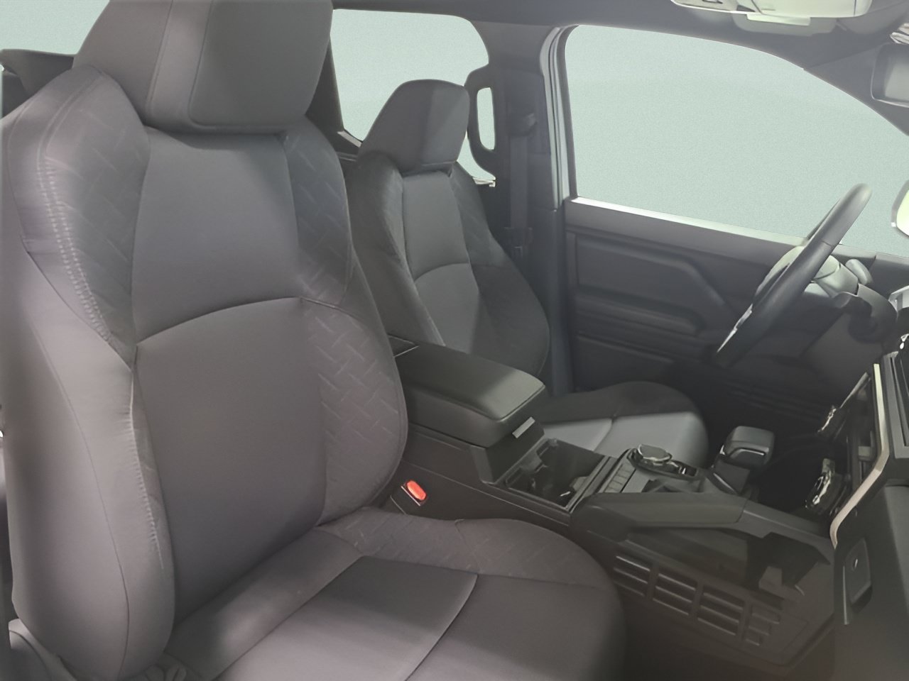 Used 2024 Toyota Tacoma SR AWD/4WD image 12