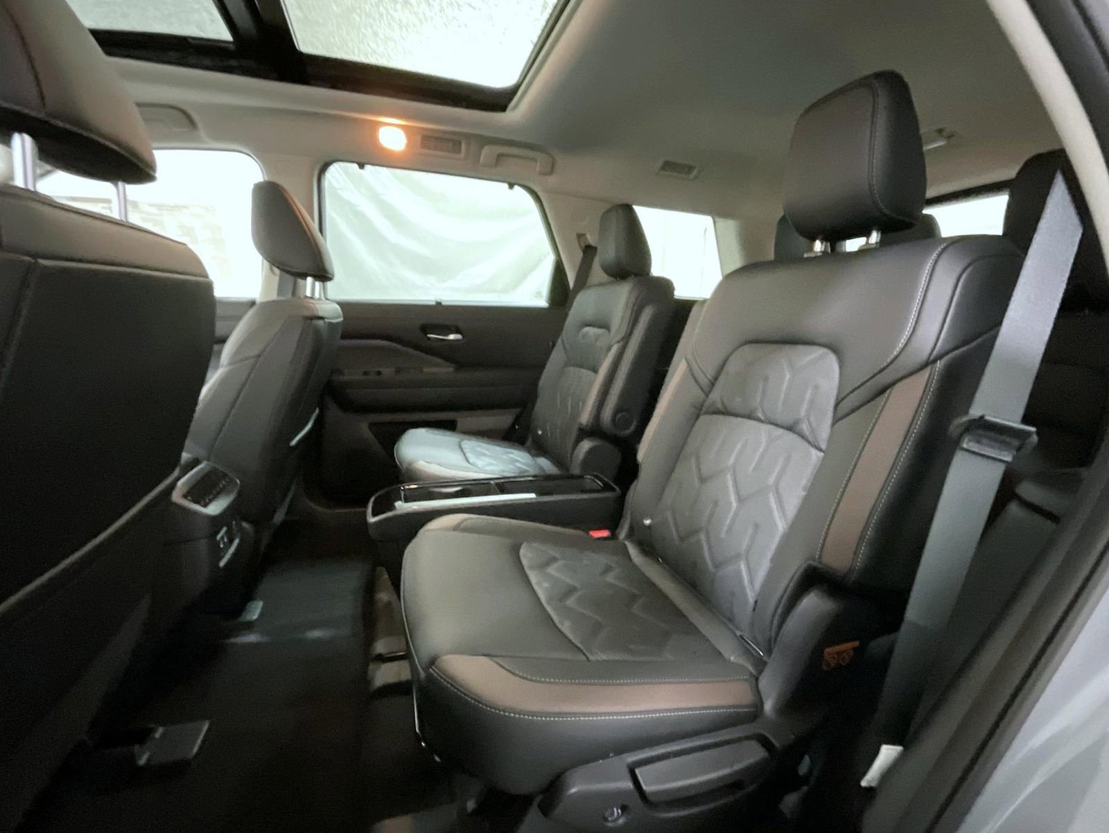 New 2026 Nissan Pathfinder Platinum AWD/4WD image 19