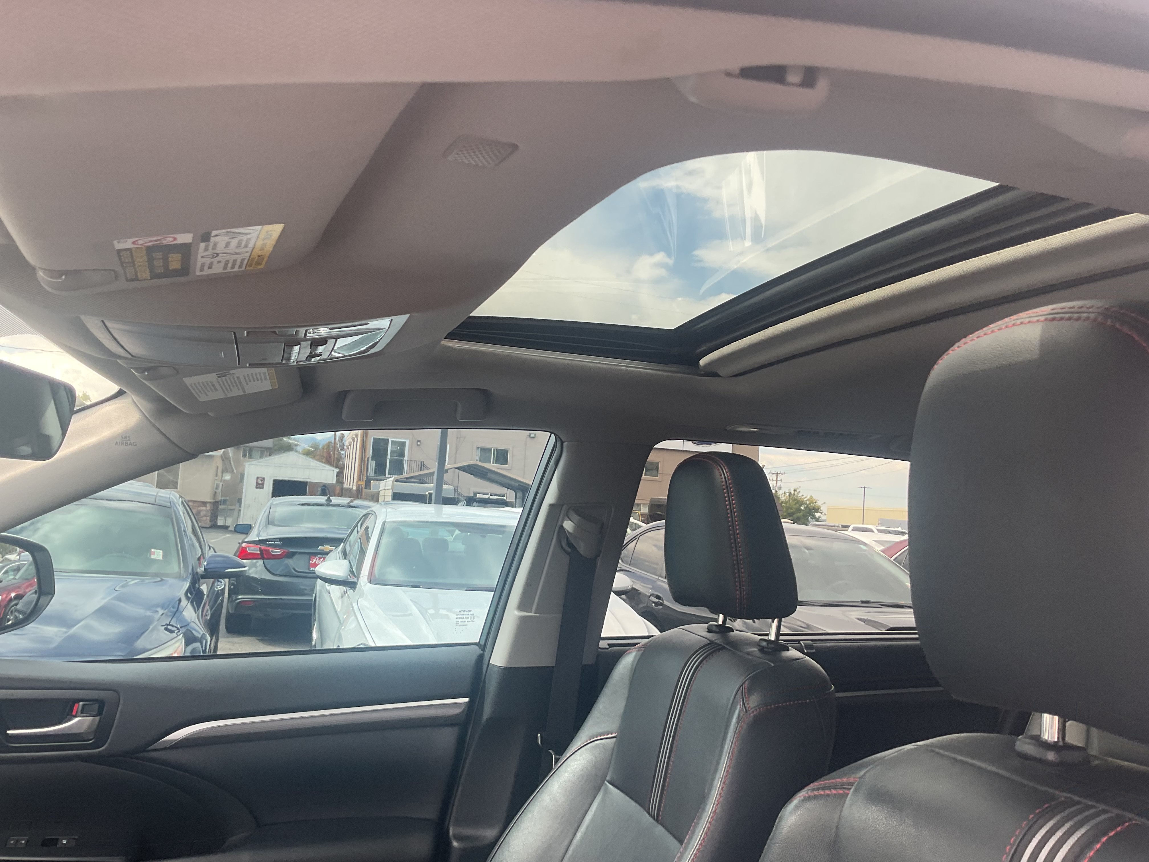 Used 2019 Toyota Highlander SE AWD/4WD image 15