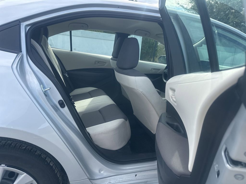 Used 2025 Toyota Corolla LE image 9