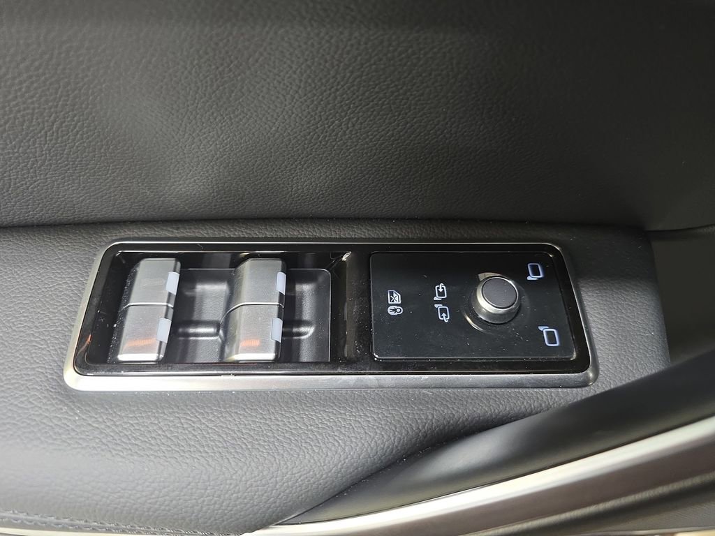 Used 2023 Jaguar F-PACE S image 28