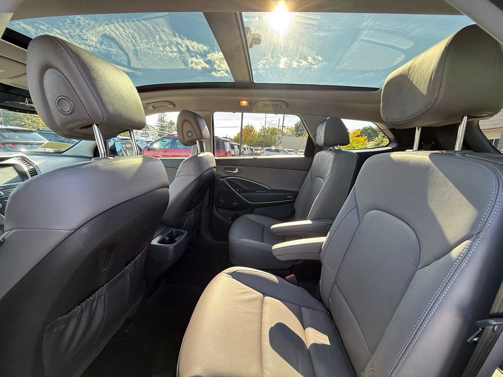 Used 2019 Hyundai Santa Fe XL AWD/4WD image 16