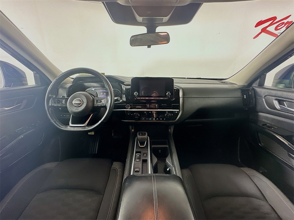 Used 2022 Nissan Pathfinder SV w/ SV Premium Package image 10