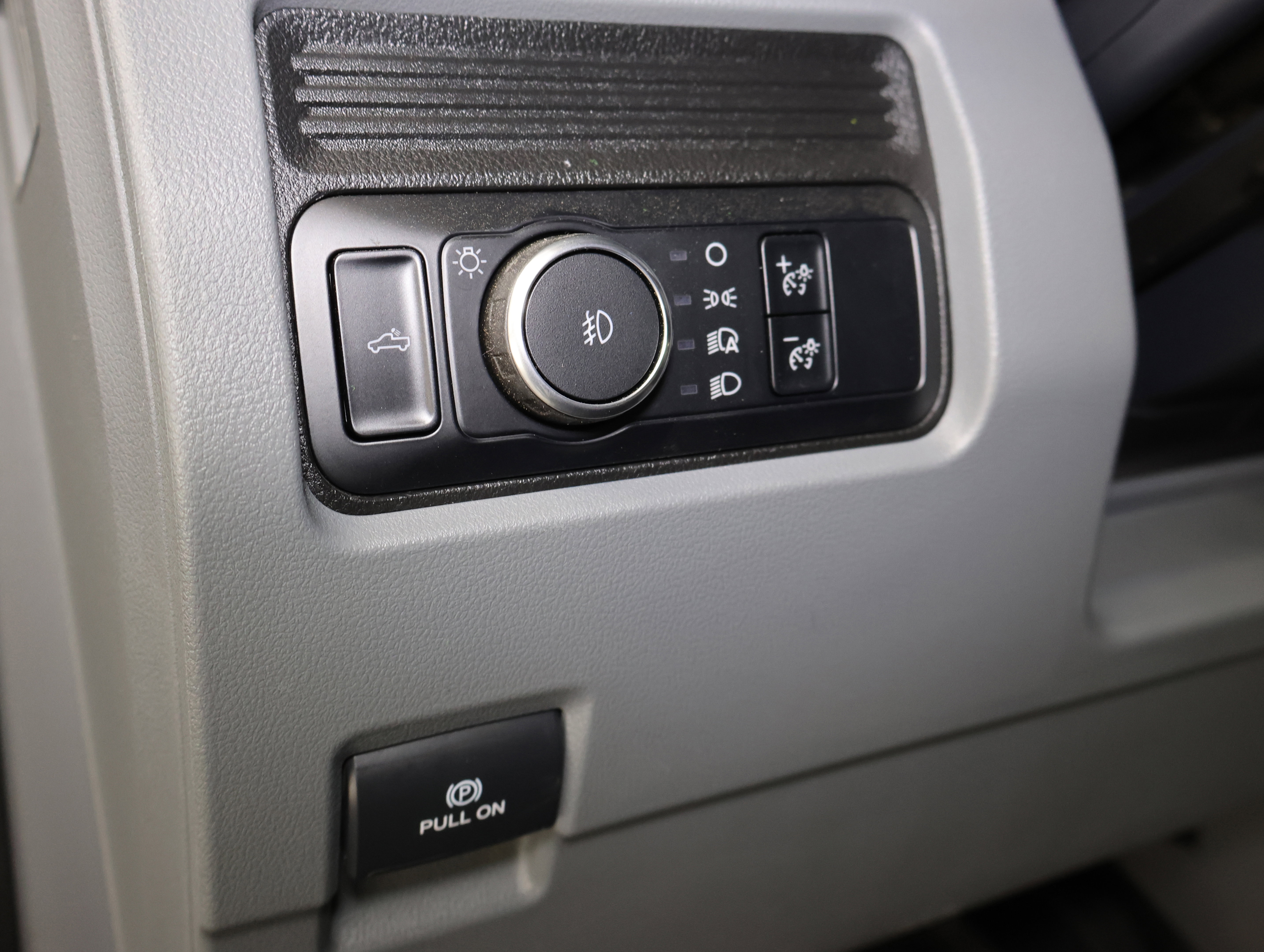 Used 2023 Ford F250 XLT w/ FX4 Off-Road Package image 40