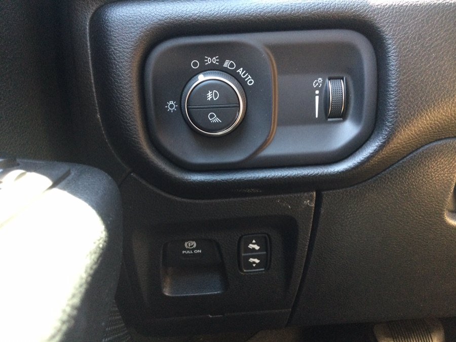 Used 2021 RAM 1500 Big Horn AWD/4WD image 39