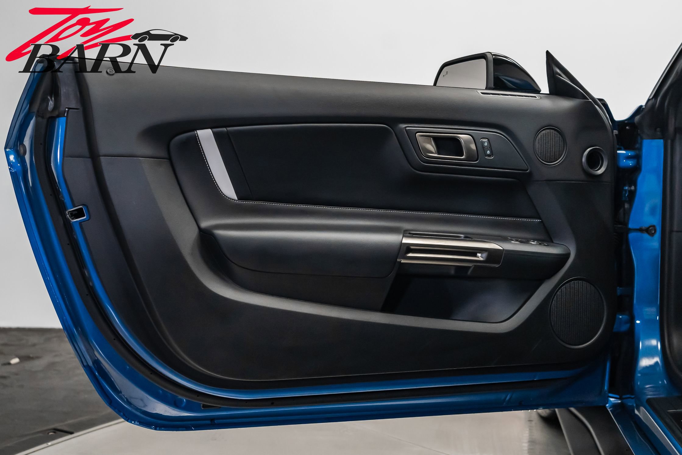 Used 2021 Ford Mustang Shelby GT500 w/ Technology Package image 20