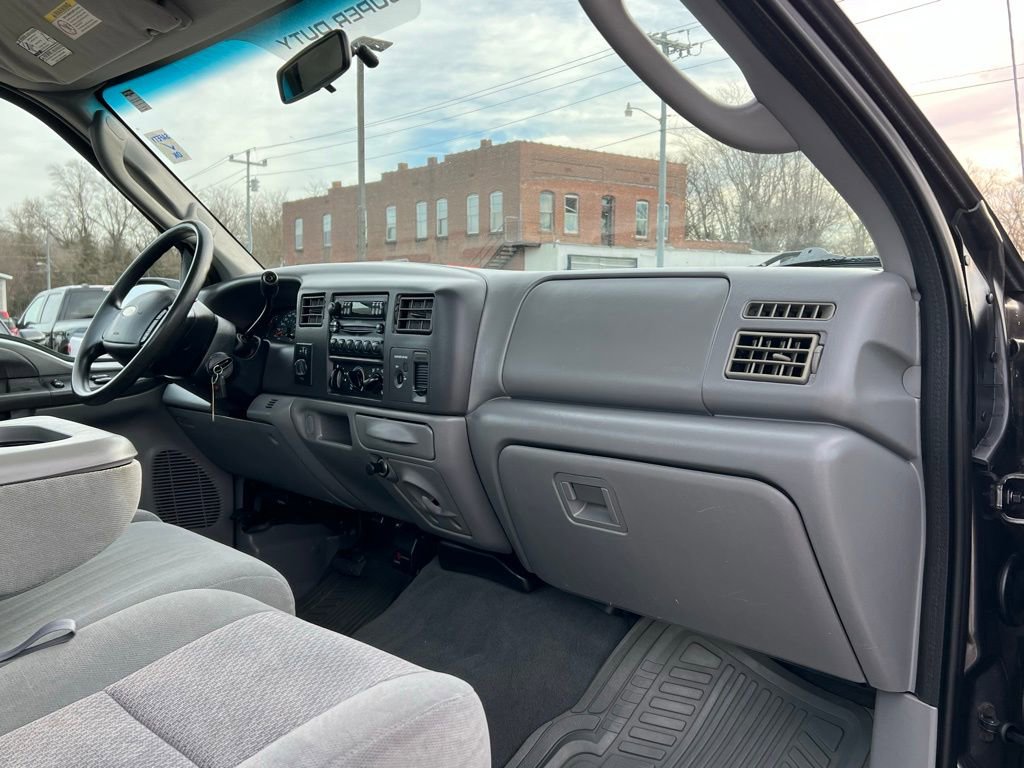 Used 2004 Ford F350 XLT image 17