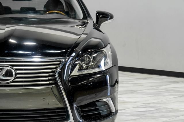 Used 2015 Lexus LS 460 w/ Comfort Package RWD image 60