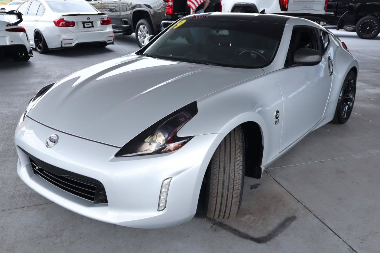 Used 2019 Nissan 370Z Coupe RWD image 9