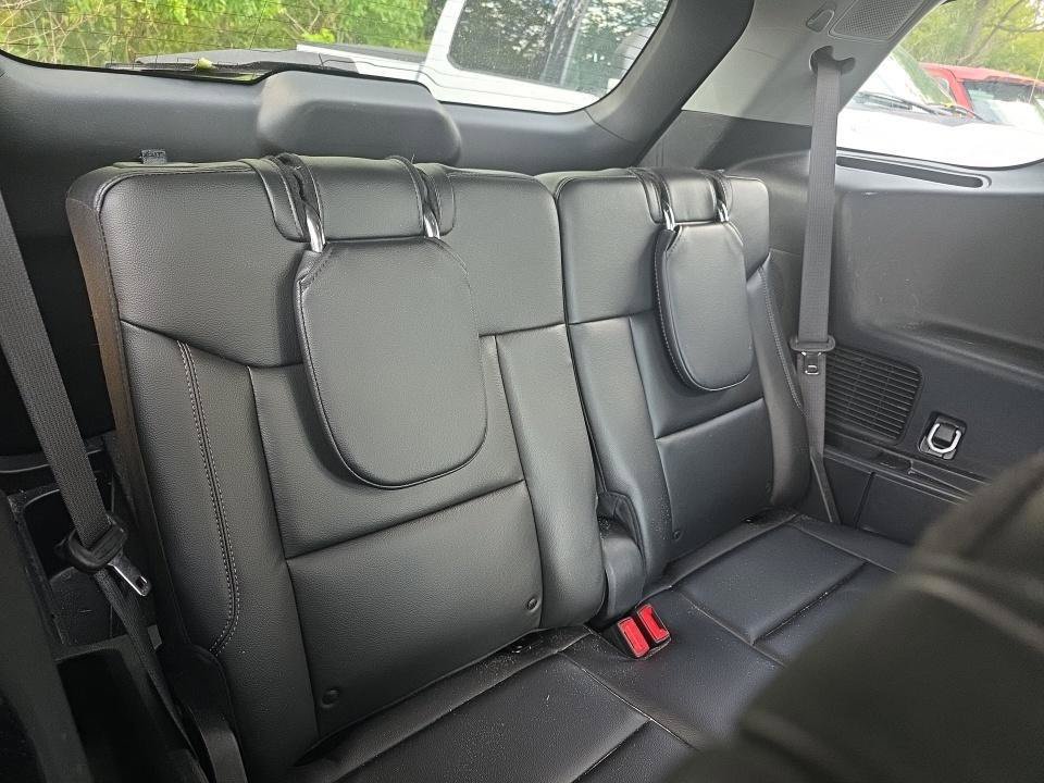 Certified 2023 Ford Explorer Limited w/ Limited Technology Package AWD/4WD image 9