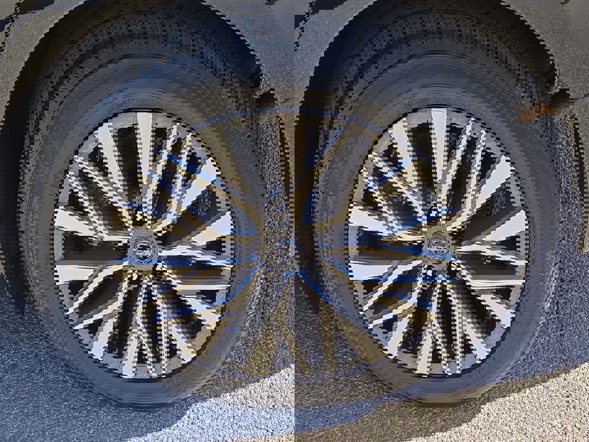 Used 2024 Nissan Altima 2.5 SV image 11