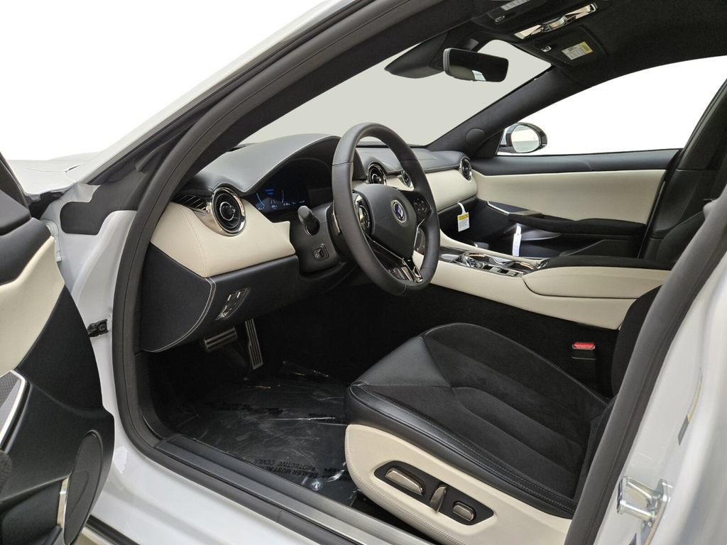 Used 2025 Karma Revero Luxury RWD image 16