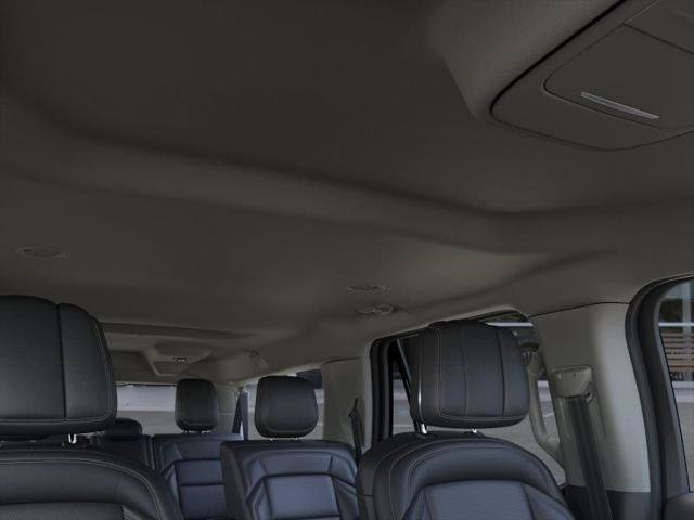 New 2026 Lincoln Navigator L Premier AWD/4WD image 22