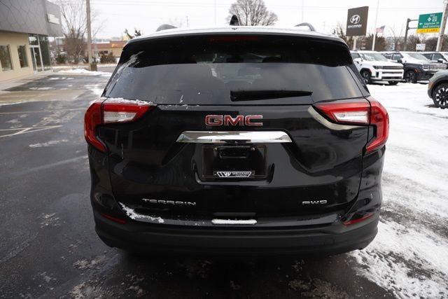 Used 2022 GMC Terrain SLE w/ Driver Convenience Package image 4