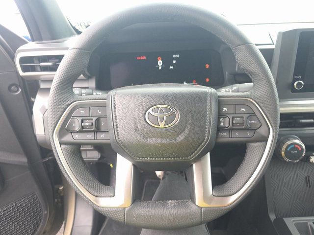 Used 2025 Toyota Tacoma TRD Sport image 2