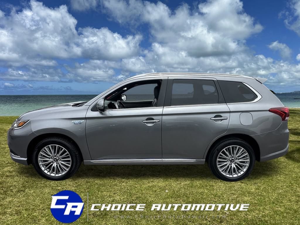Used 2022 Mitsubishi Outlander SEL image 3