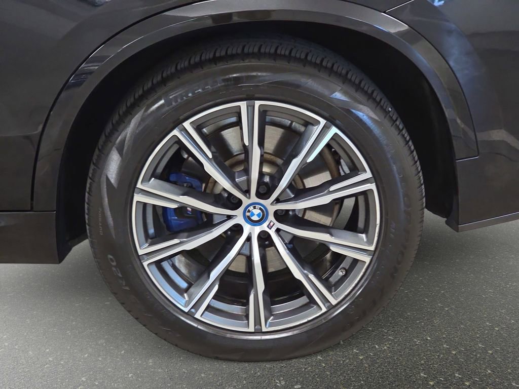 Certified 2022 BMW X5 xDrive45e w/ M Sport Package image 32