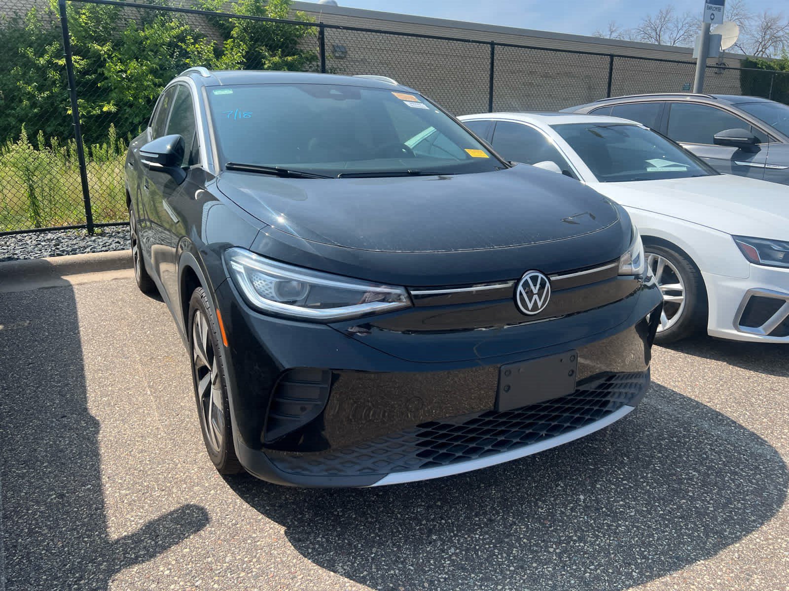 Used 2022 Volkswagen ID.4 Pro S w/ Gradient Package RWD image 2
