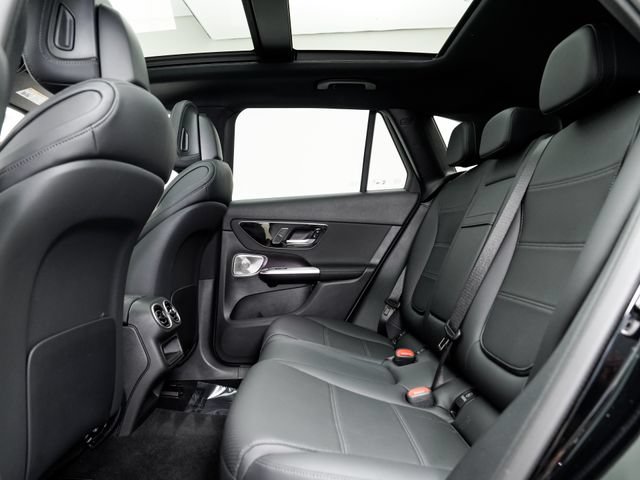 Used 2025 Mercedes-Benz GLC 300 4MATIC image 22