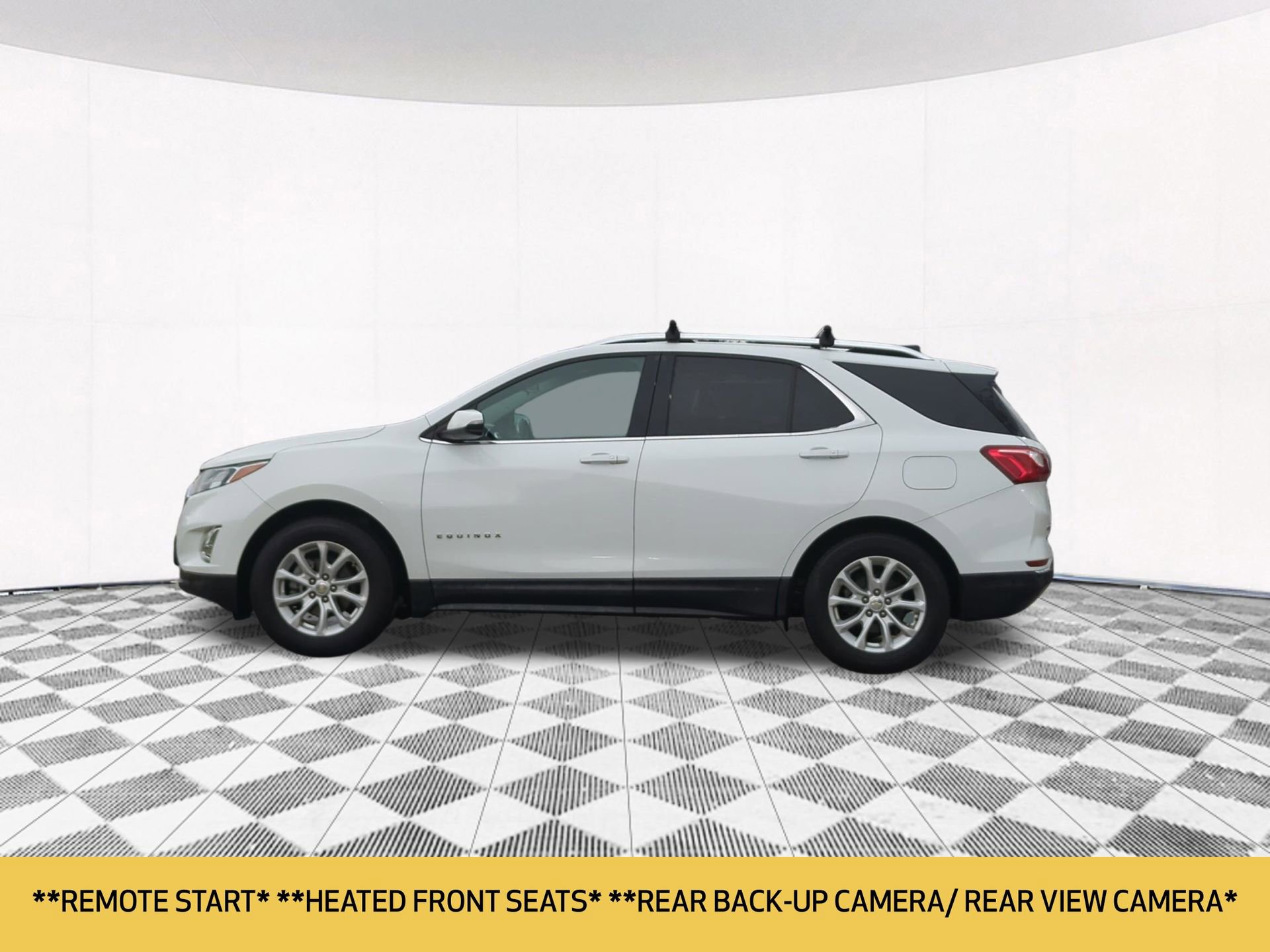 Used 2018 Chevrolet Equinox LT w/ Sun & Infotainment Package image 2