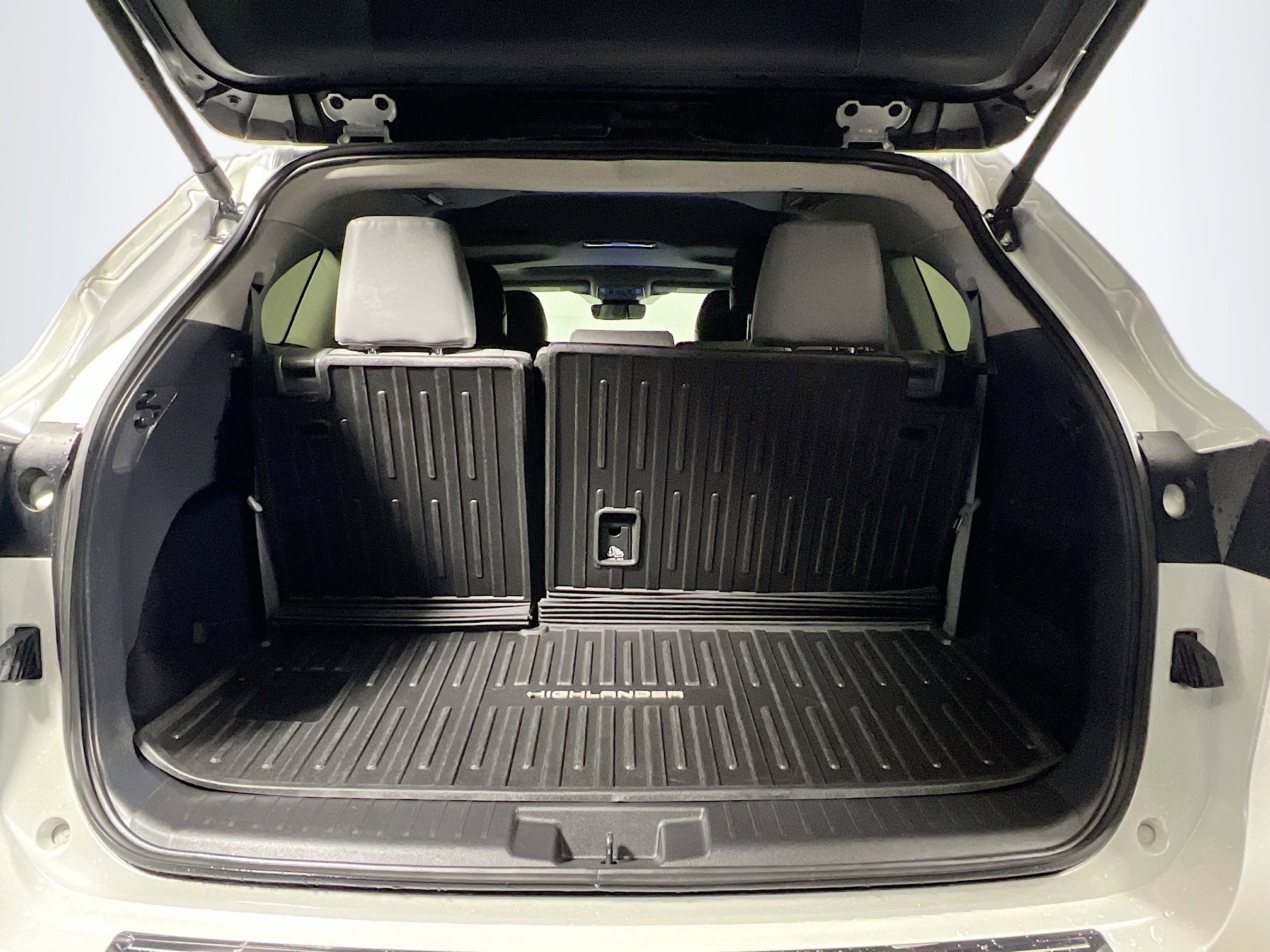 Used 2024 Toyota Highlander XLE image 34