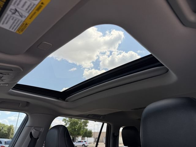 Used 2023 Toyota Highlander XLE FWD image 23