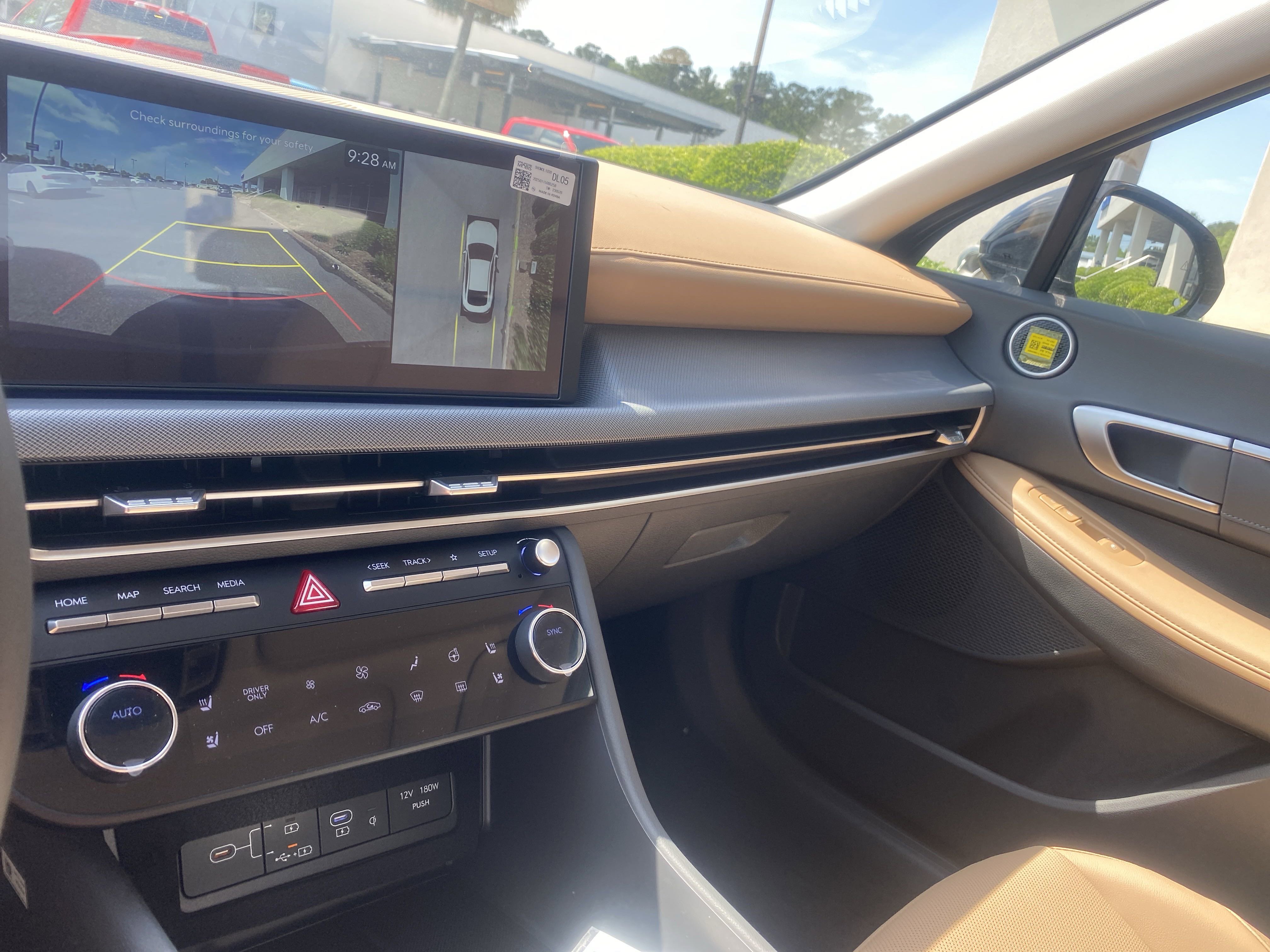 New 2025 Hyundai Sonata Limited image 9