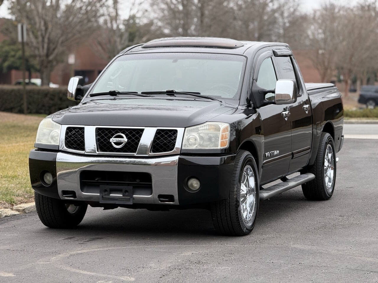 Used 2006 Nissan Titan LE w/ (U01) Nissan Navigation Pkg RWD image 2